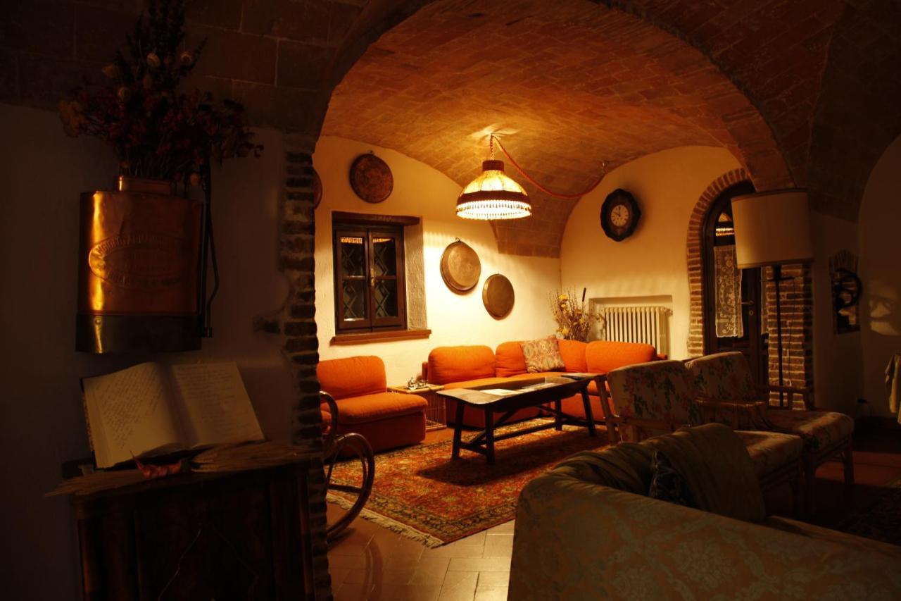 Hostal Sassi Bianchi Sensano Exterior foto